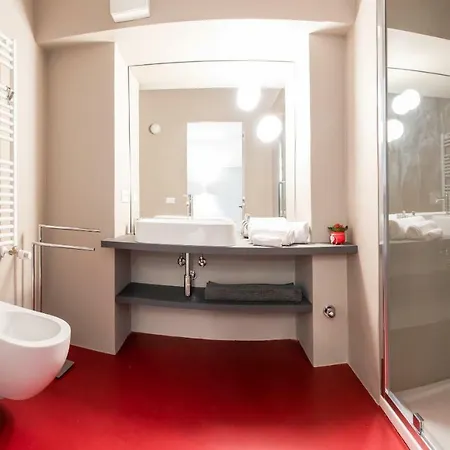 Comfort For Groups & Families In Center Apartment