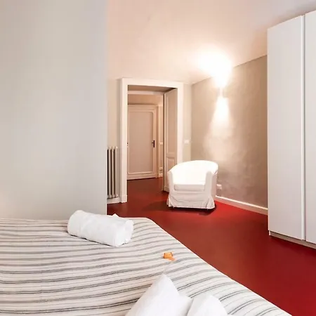 Comfort For Groups & Families In Center Apartment